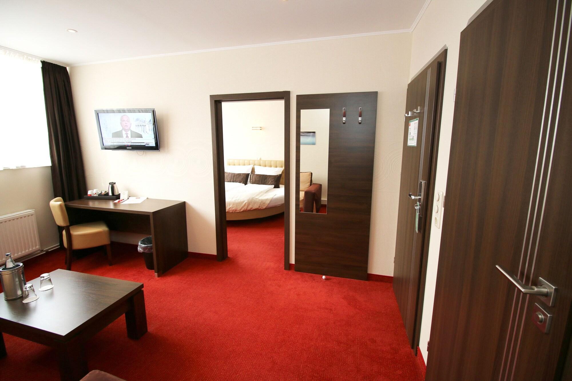 Home Hotel
