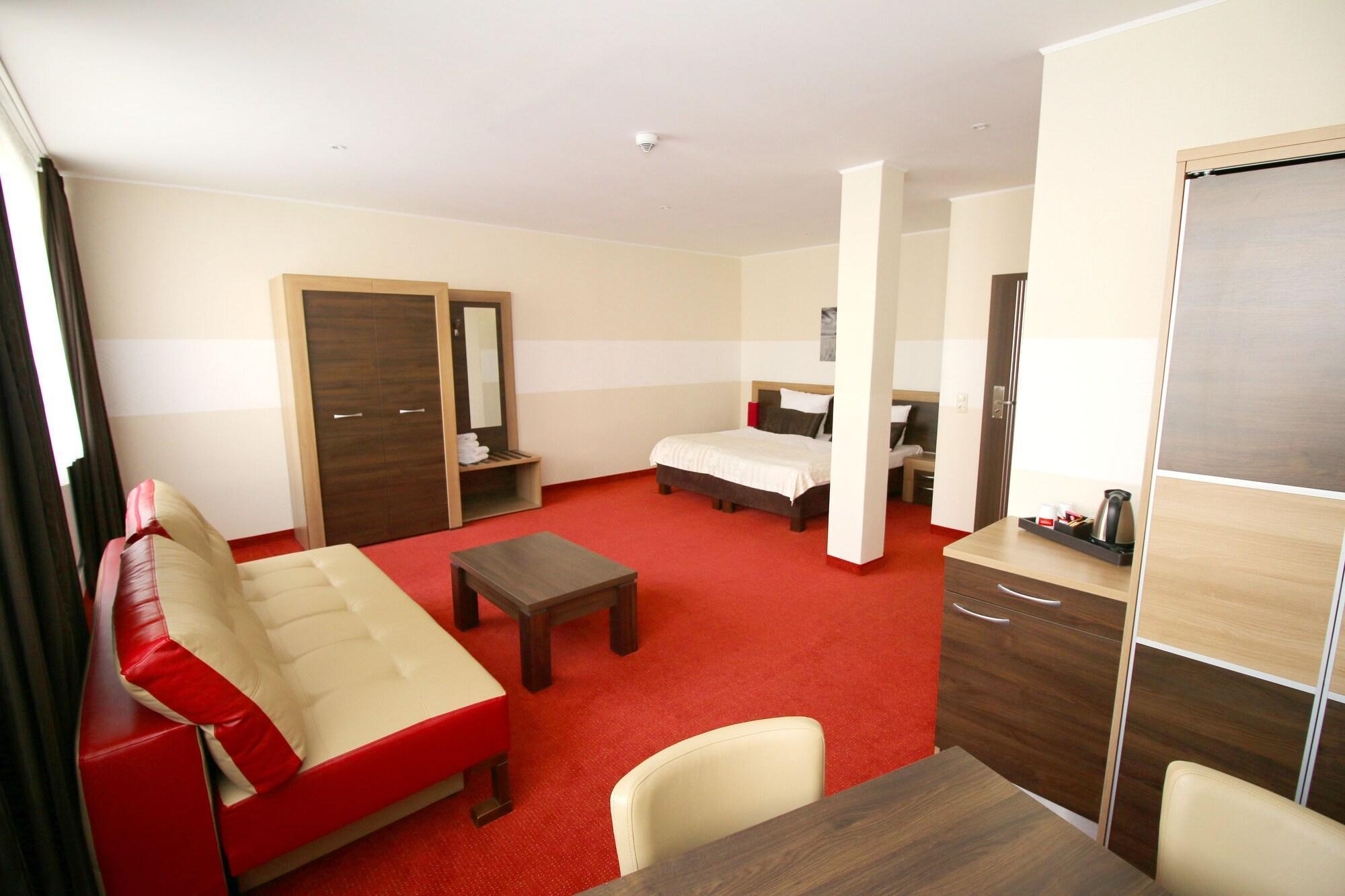 Hotel Home Hotel 3*